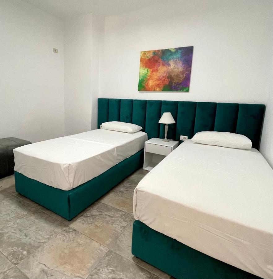 Sunny Bay Apartments Sarande Bagian luar foto