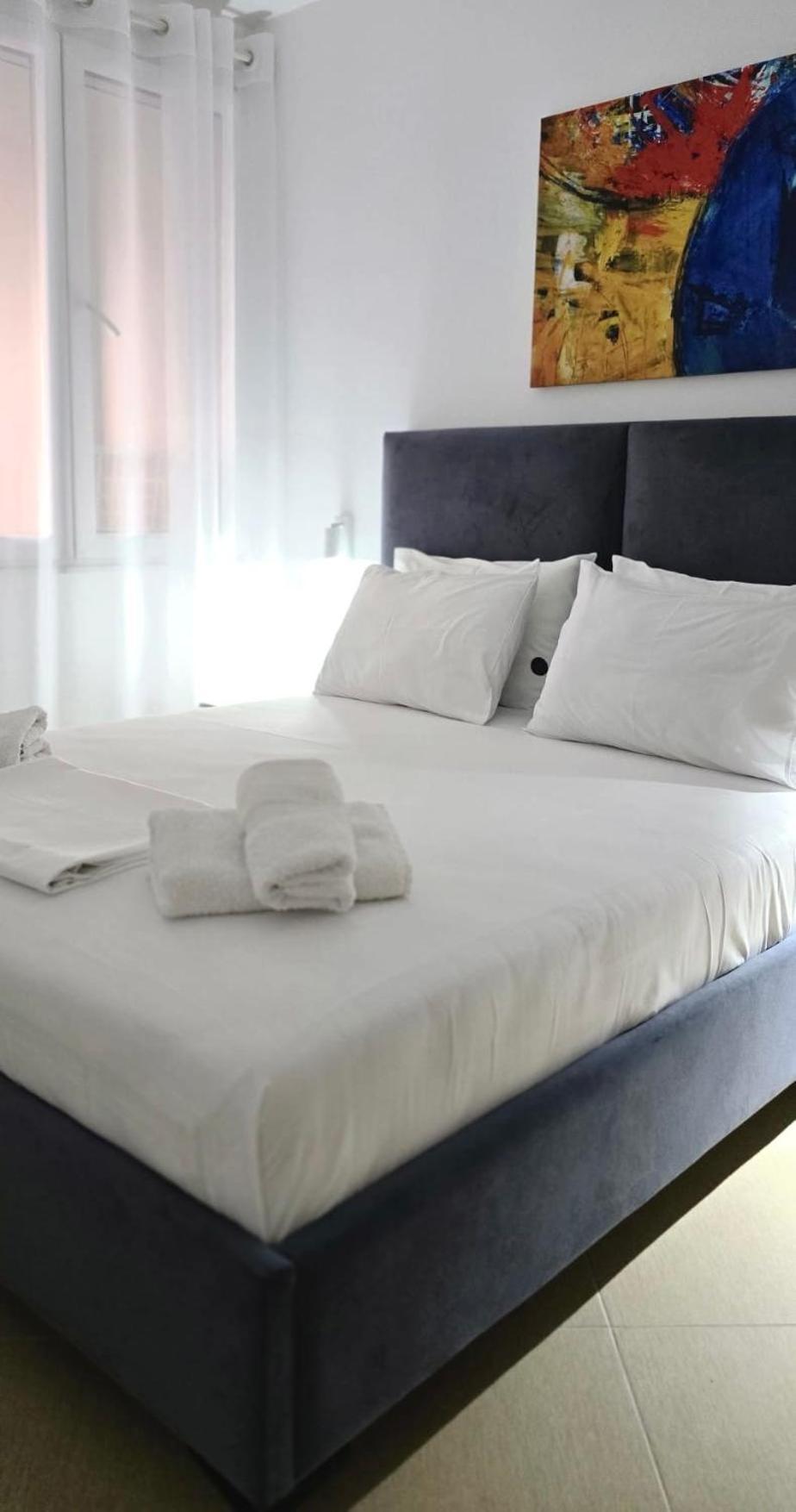 Sunny Bay Apartments Sarande Bagian luar foto