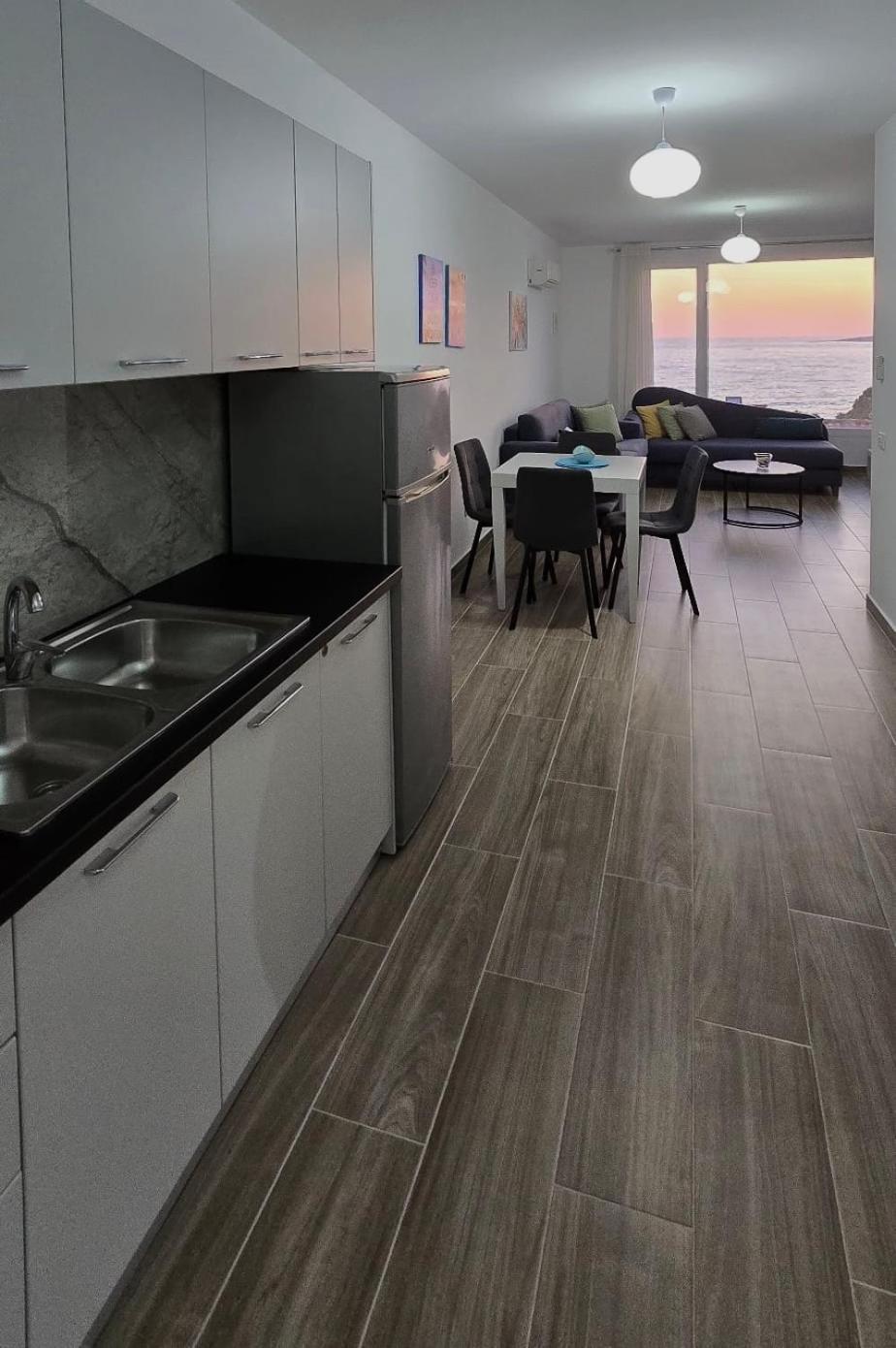 Sunny Bay Apartments Sarande Bagian luar foto