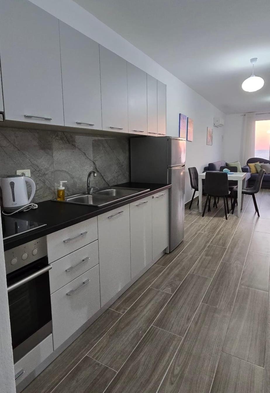 Sunny Bay Apartments Sarande Bagian luar foto