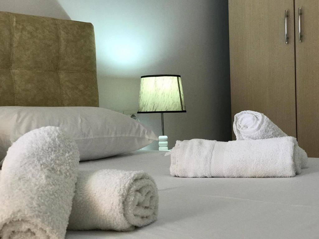 Sunny Bay Apartments Sarande Bagian luar foto