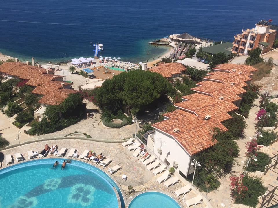Sunny Bay Apartments Sarande Bagian luar foto